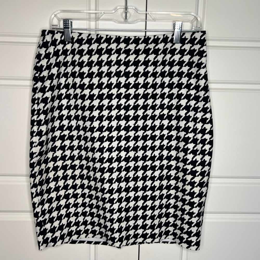 The Limited Black and White Houndstooth Pencil Skirt